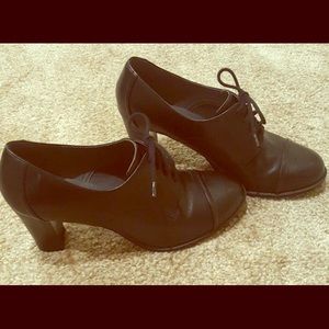 Cute Mary Jane Oxford lace up heels/bootie